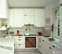 小户型装修厨房白色橱柜效果图片